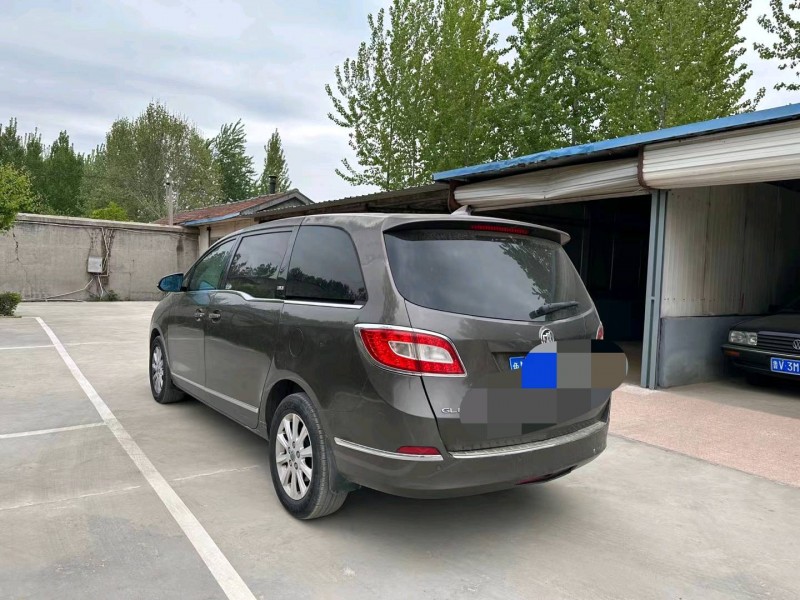 青岛11年别克GL84