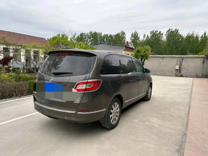 青岛11年别克GL86