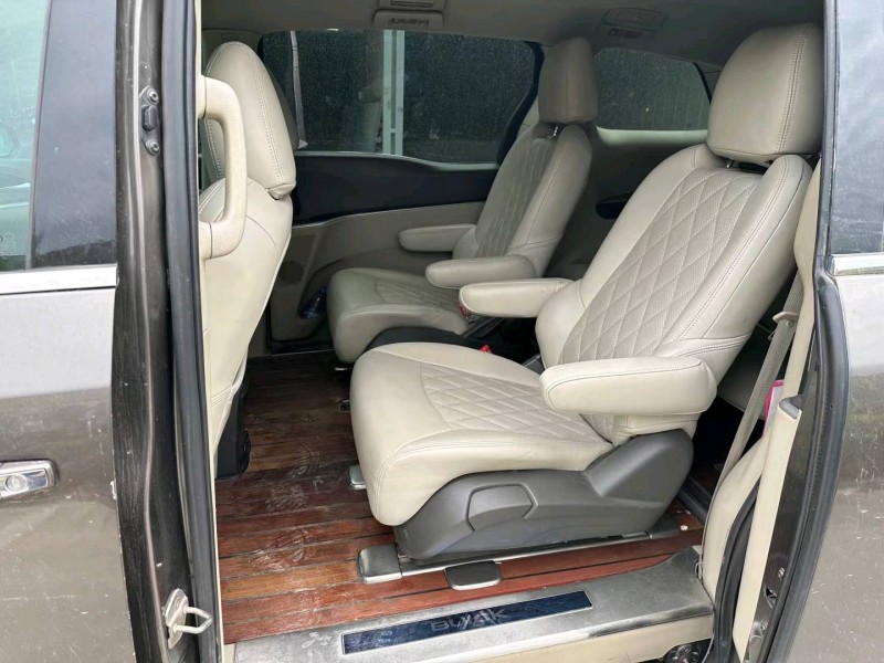 青岛11年别克GL87