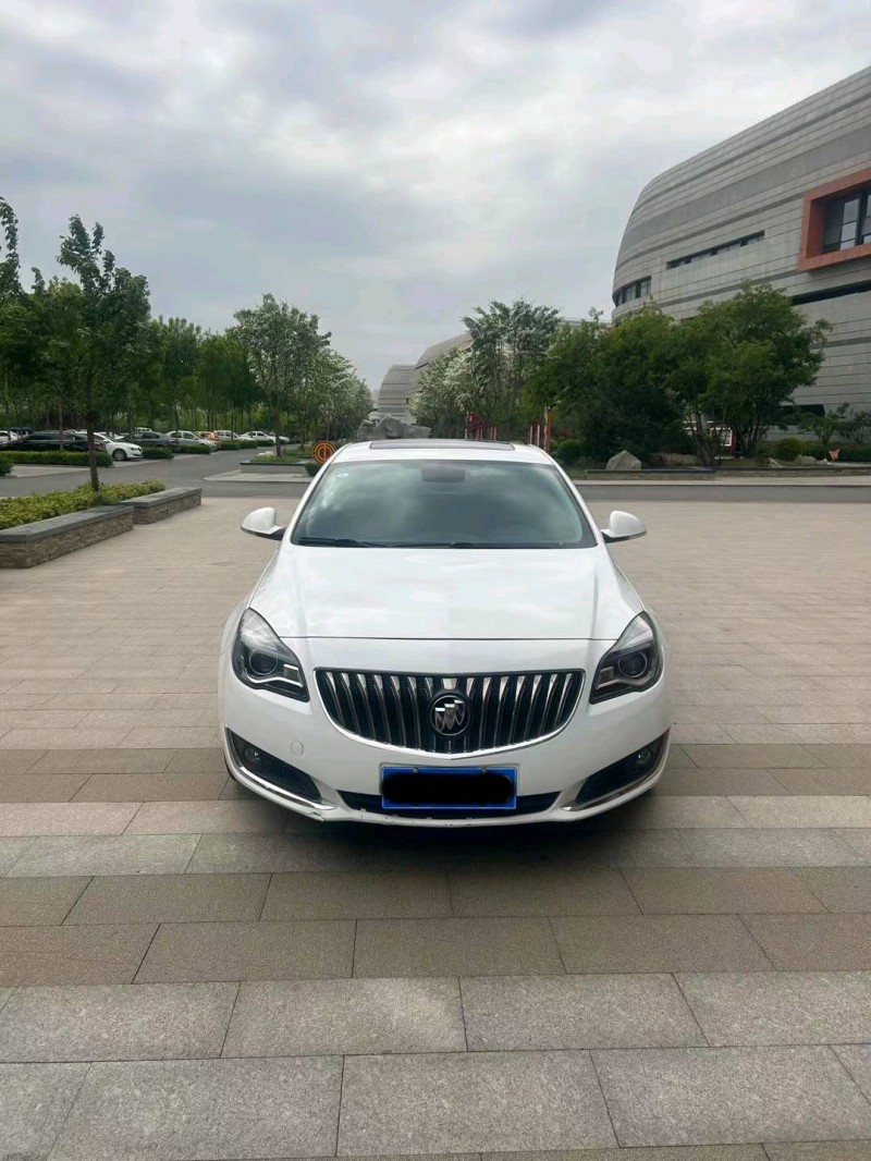 青岛17年别克君威1