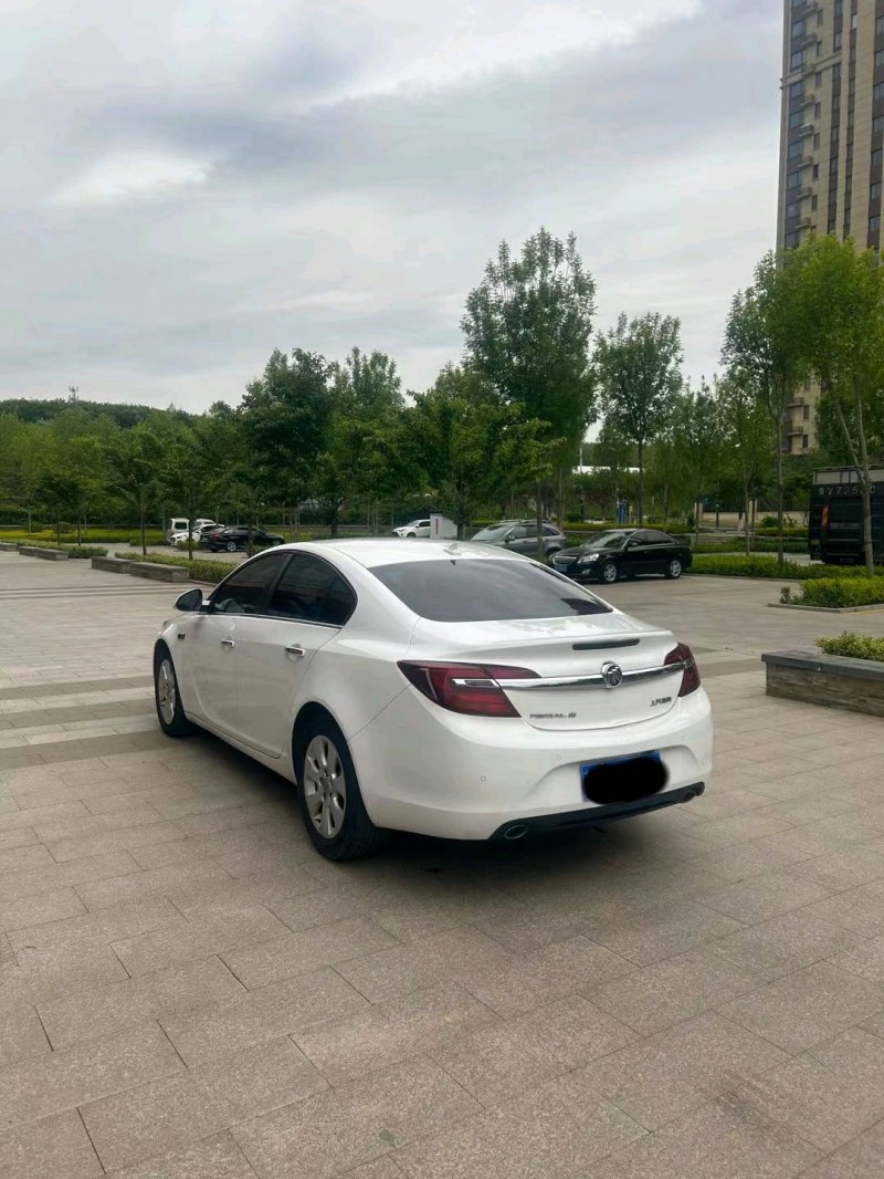 青岛17年别克君威4