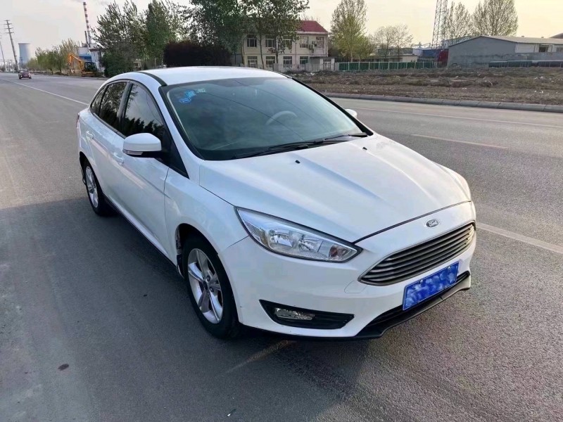 青岛16年福特福克斯2