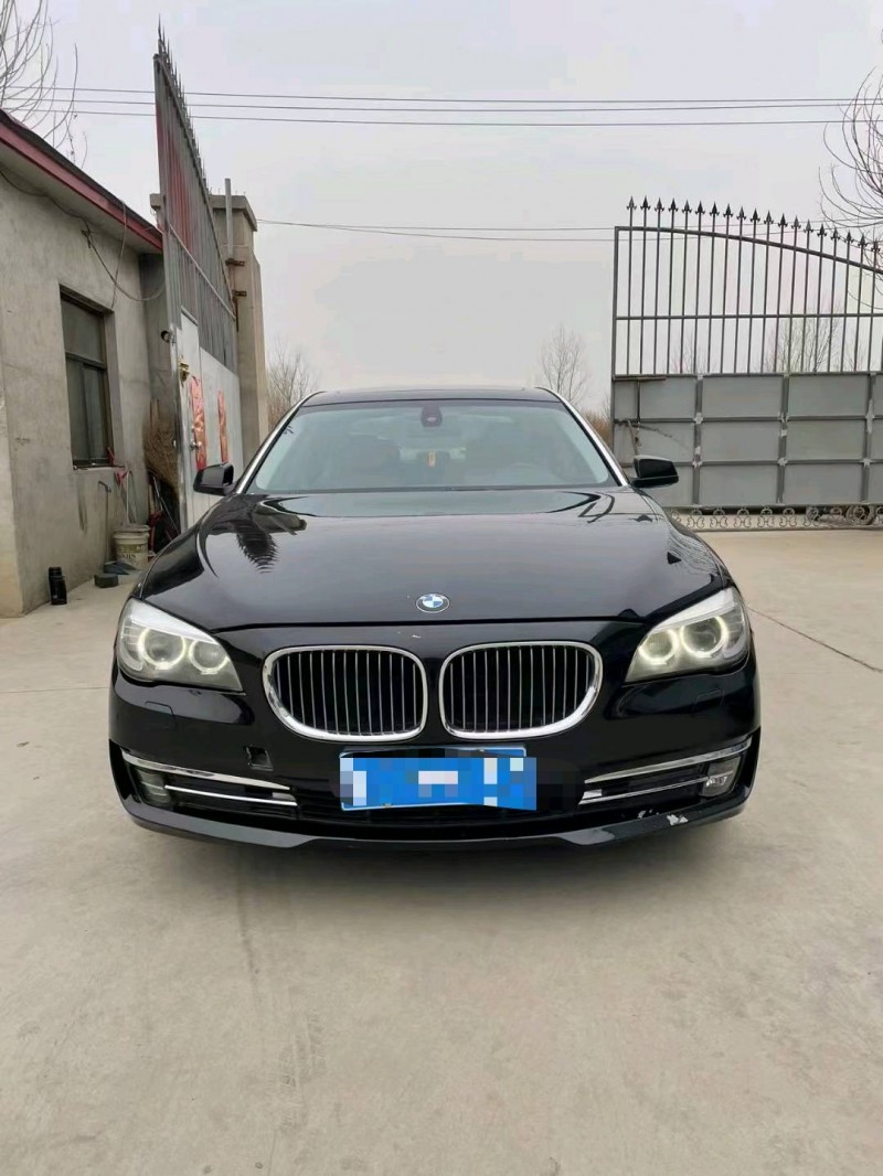 保定12年宝马7系1