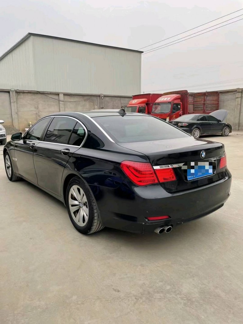 保定12年宝马7系7