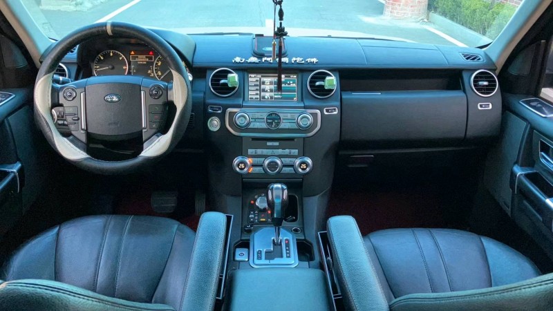 青岛12年路虎发现3