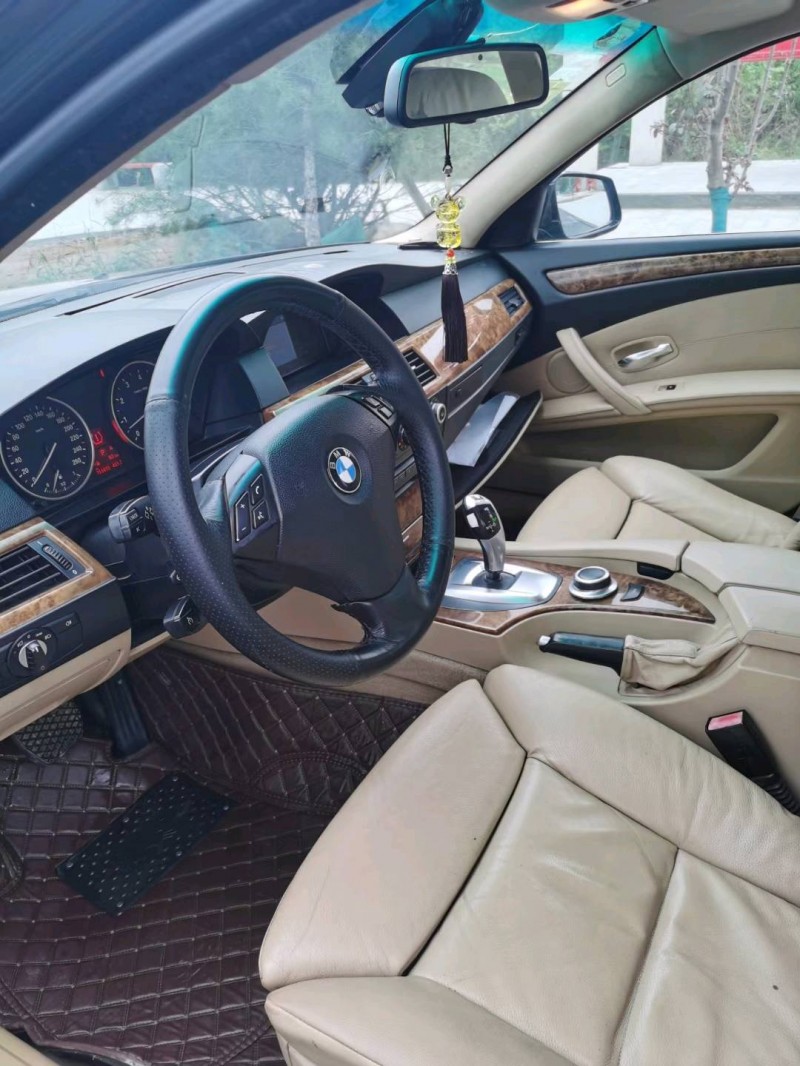 保定09年宝马5系4