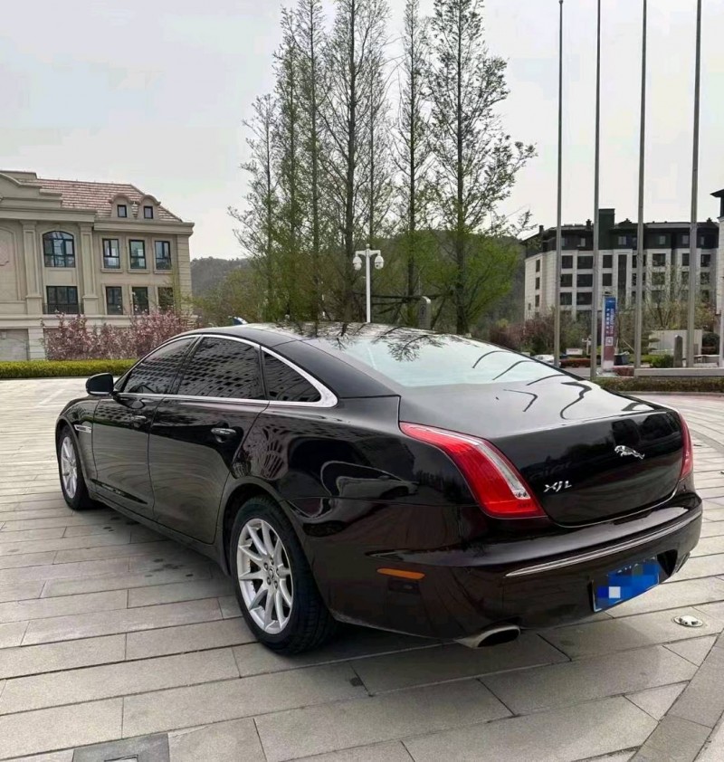 青岛13年捷豹XJL8