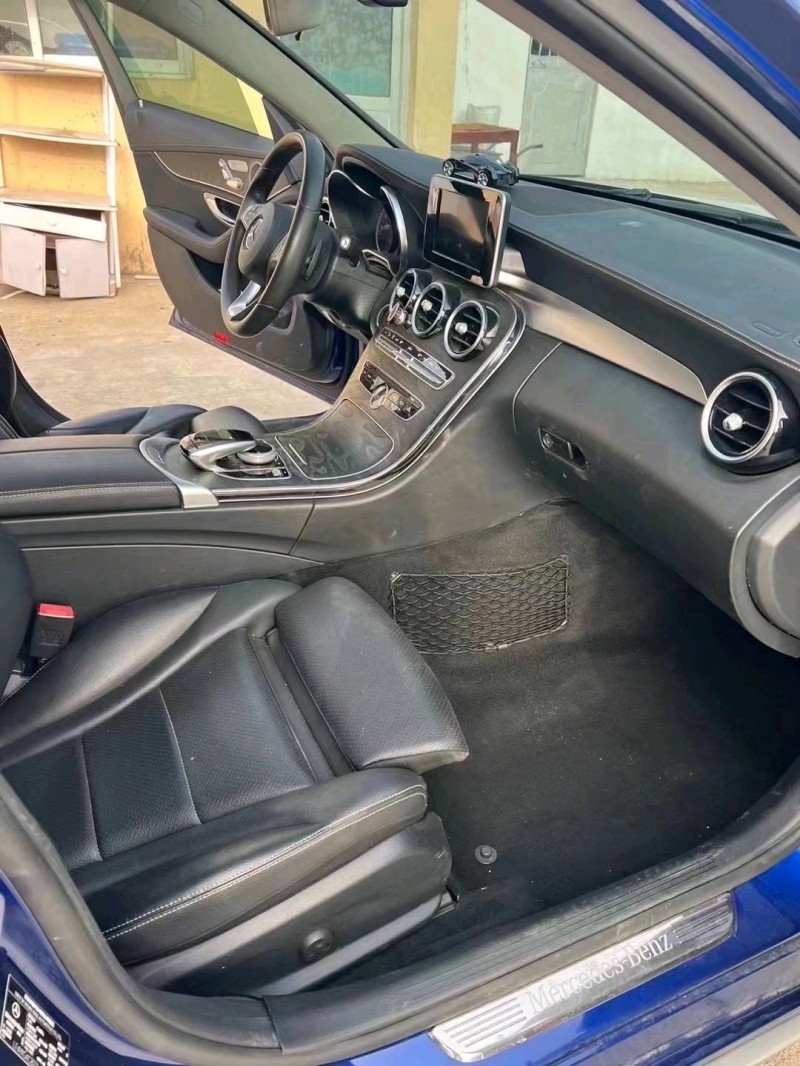 青岛17年奔驰C4