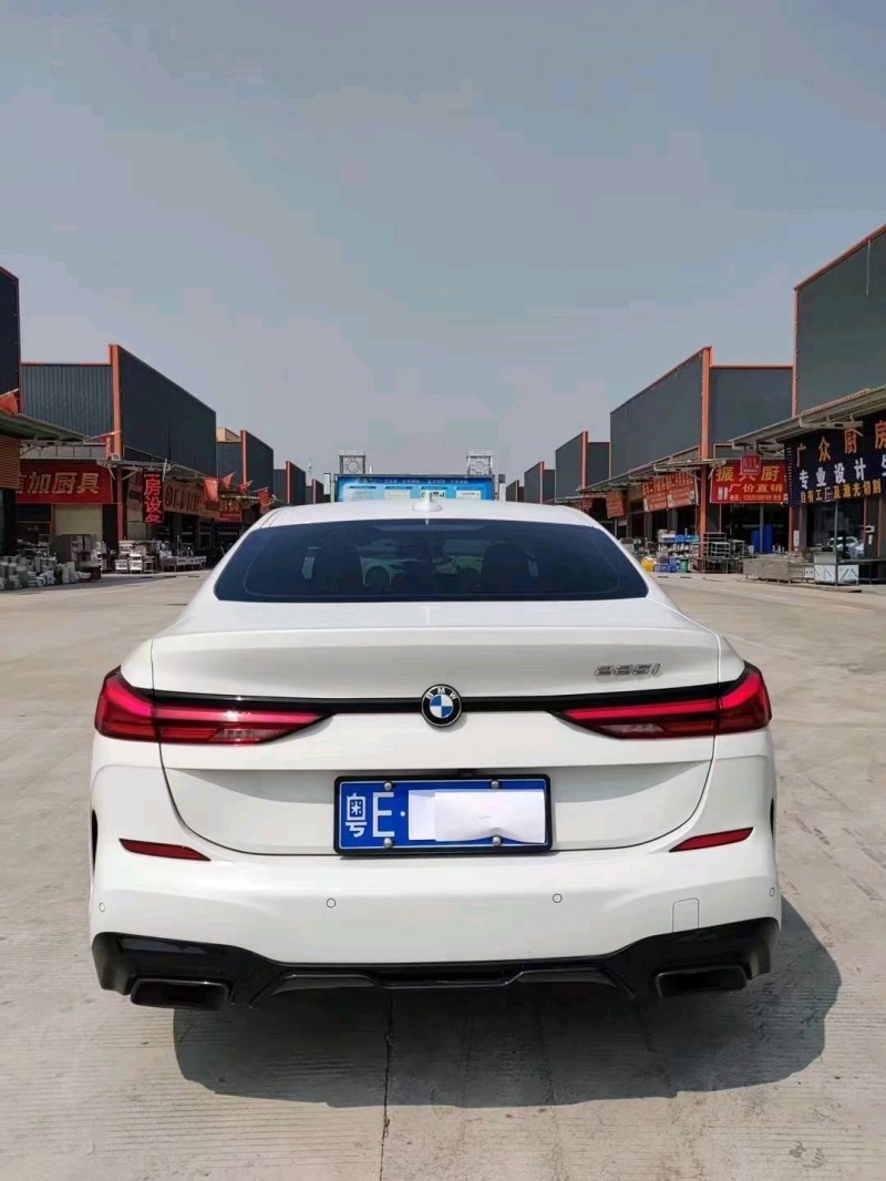 广州21年宝马2系8