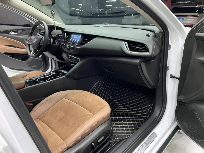 成都23年别克君威7