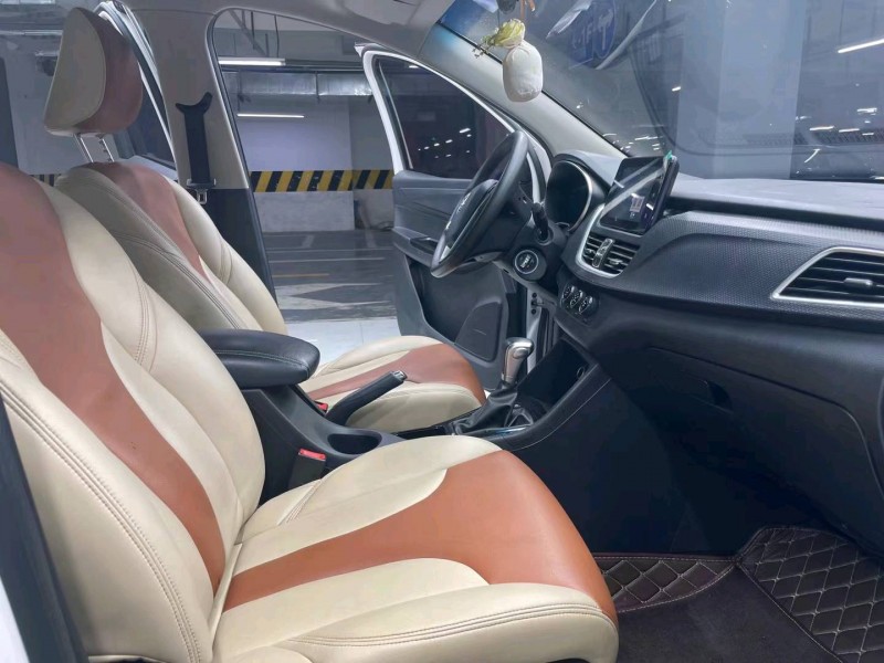 成都19年宝骏7307