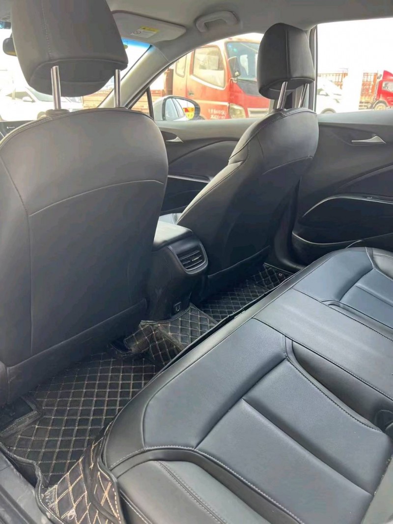 保定21年别克微蓝7