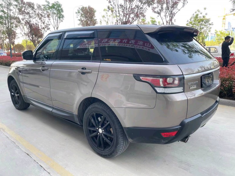 青岛16年路虎揽胜运动5