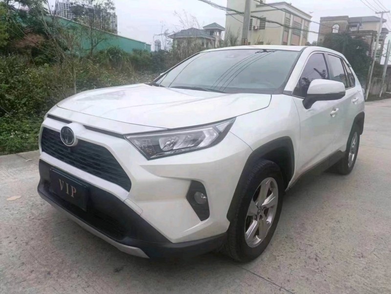 深圳21年丰田RAV4荣放4