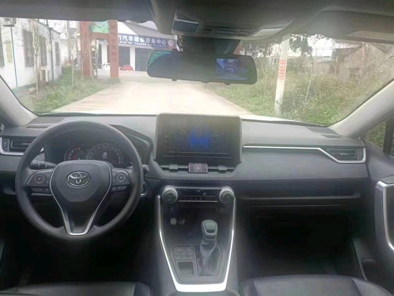 深圳21年丰田RAV4荣放9