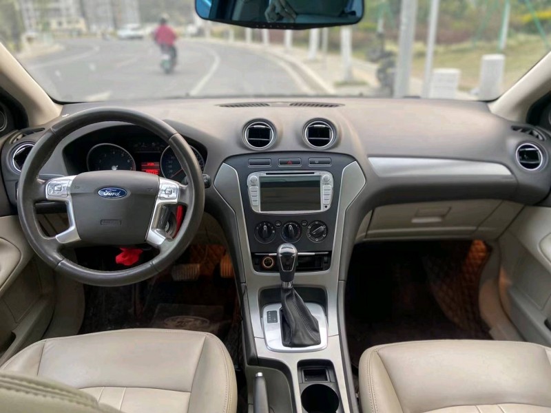 广州12年福特蒙迪欧-致胜9