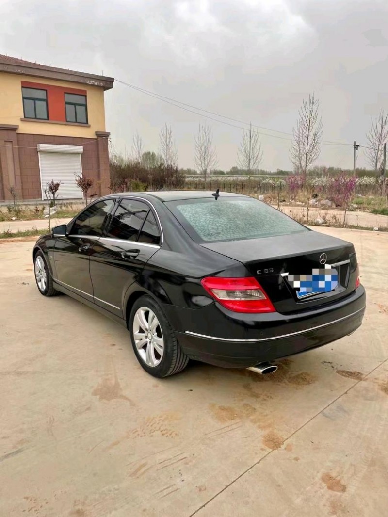 青岛11年奔驰C8