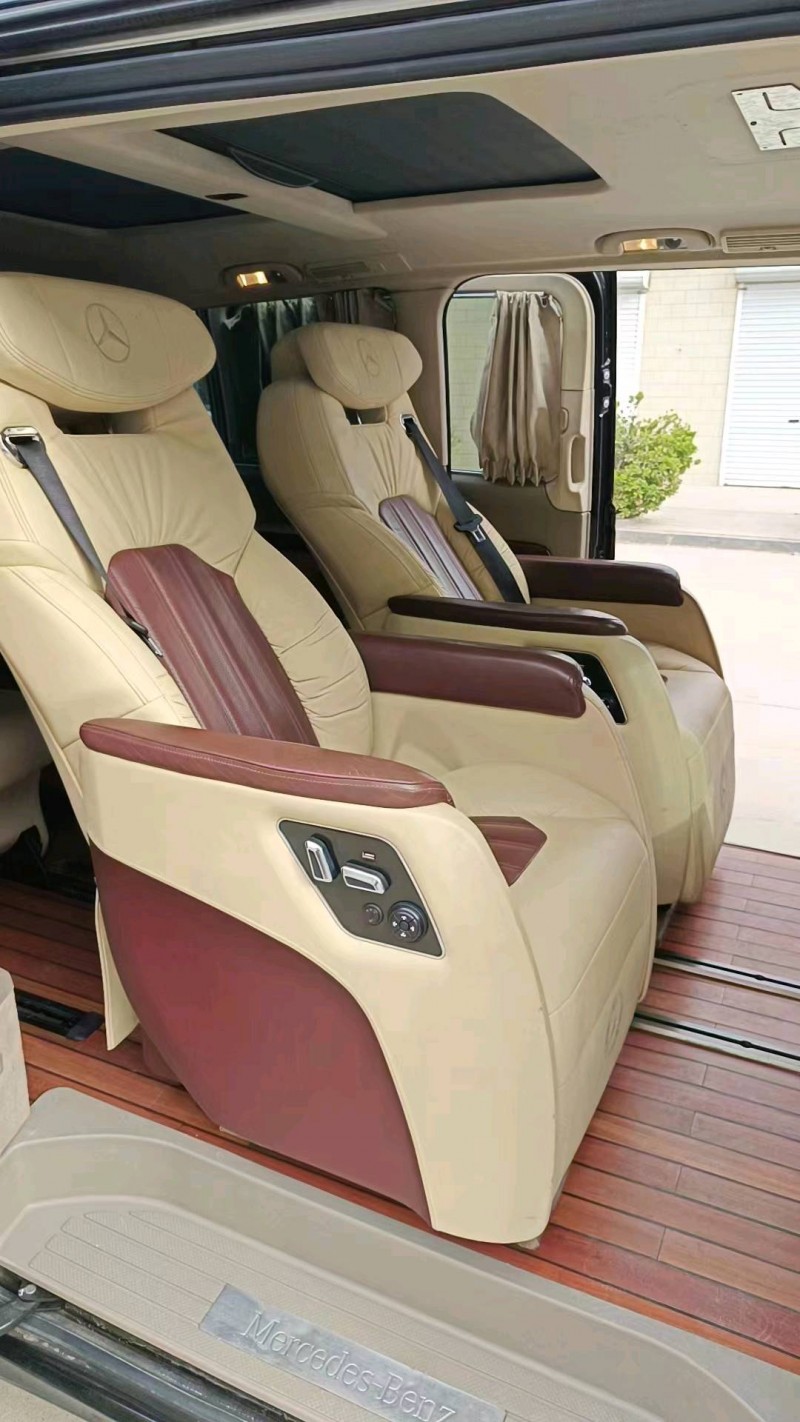 青岛15年奔驰唯雅诺9