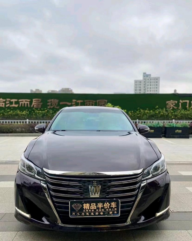 东莞18年丰田皇冠1