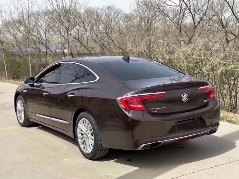 青岛16年别克君越3