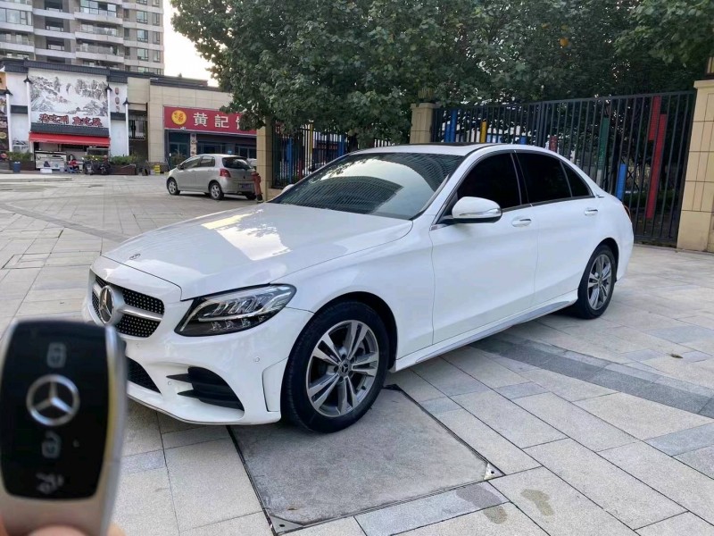 广州19年奔驰C2