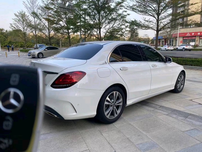 广州19年奔驰C7