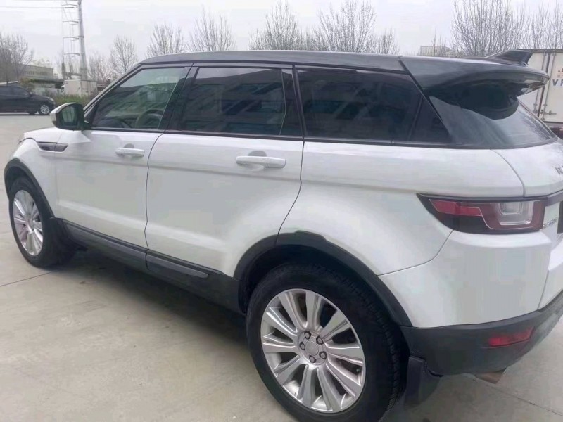 青岛17年路虎极光8