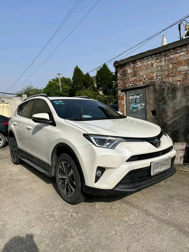 嘉兴19年丰田RAV47