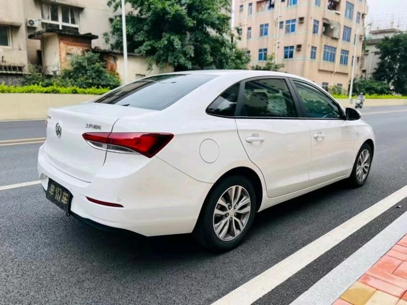 东莞21年别克英朗7