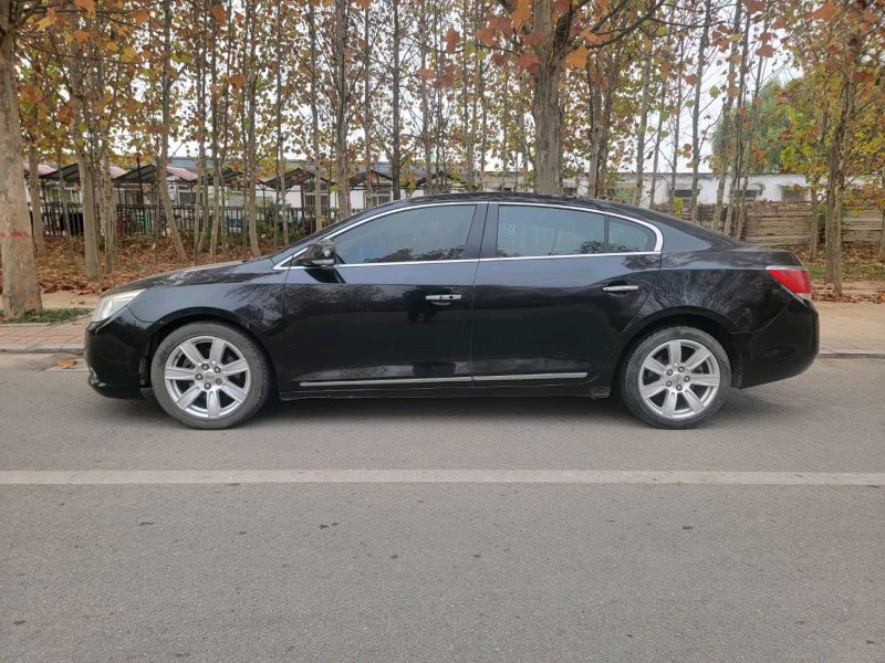 聊城10年别克君越3