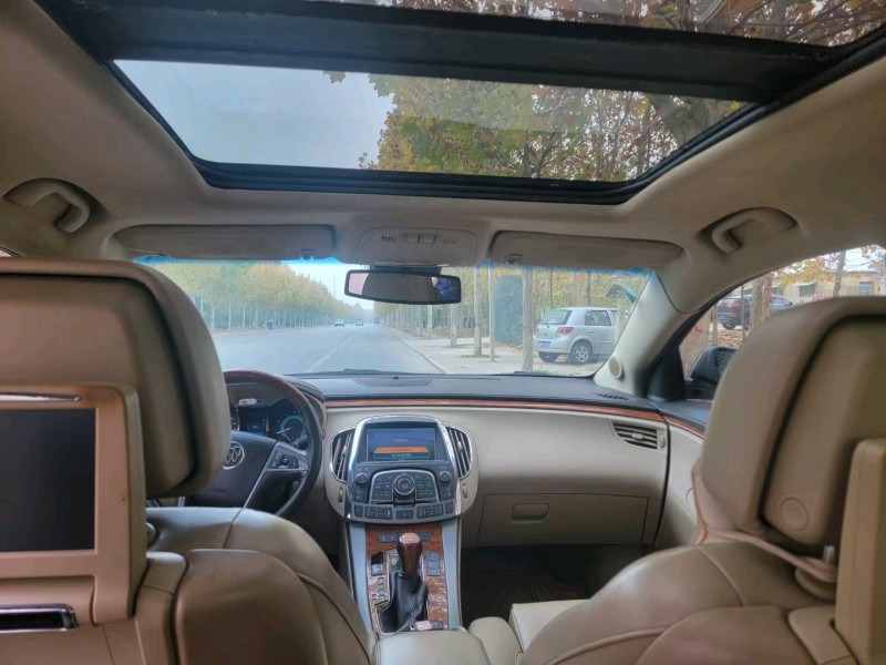 聊城10年别克君越5