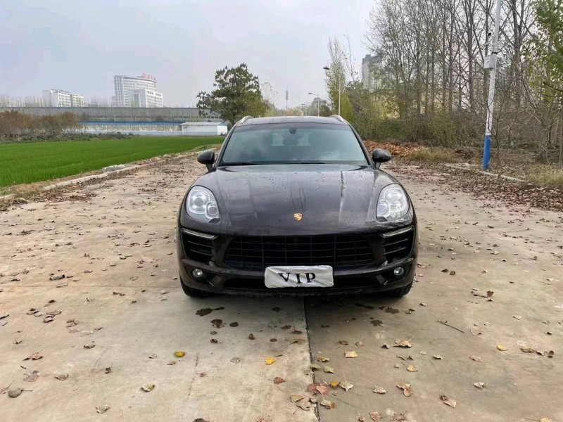 枣庄15年保时捷Macan1