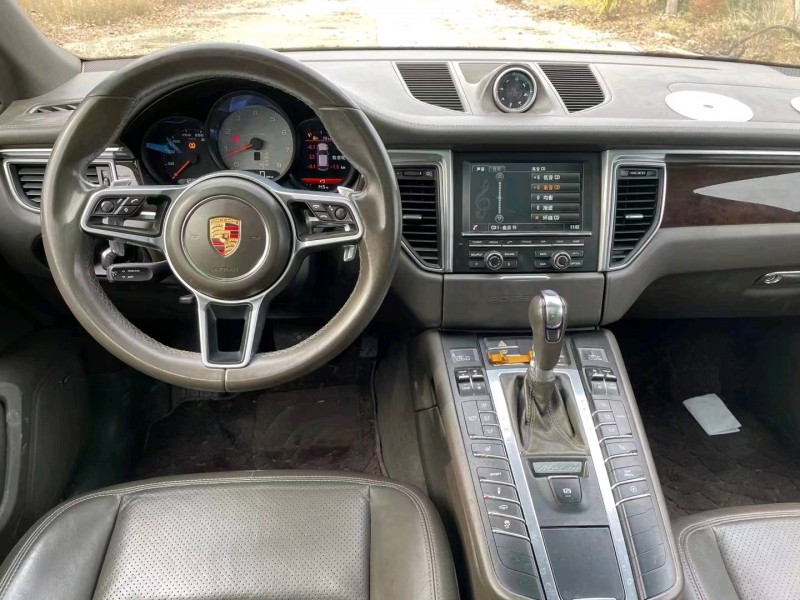 枣庄15年保时捷Macan5
