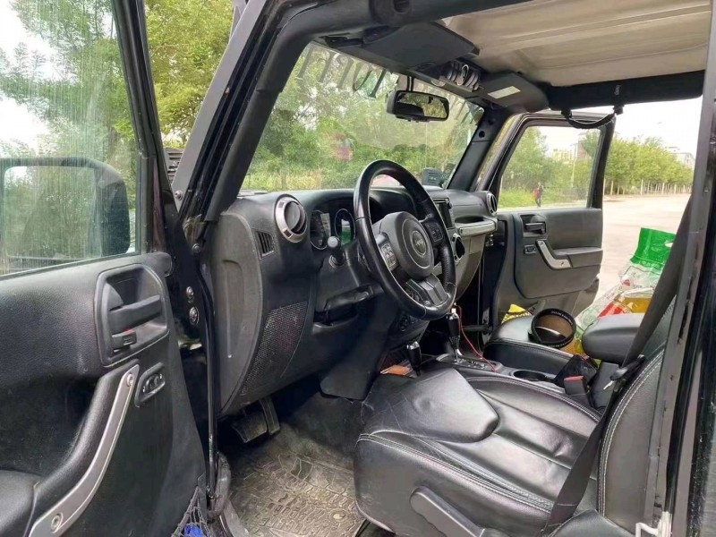 徐州17年Jeep牧马人4