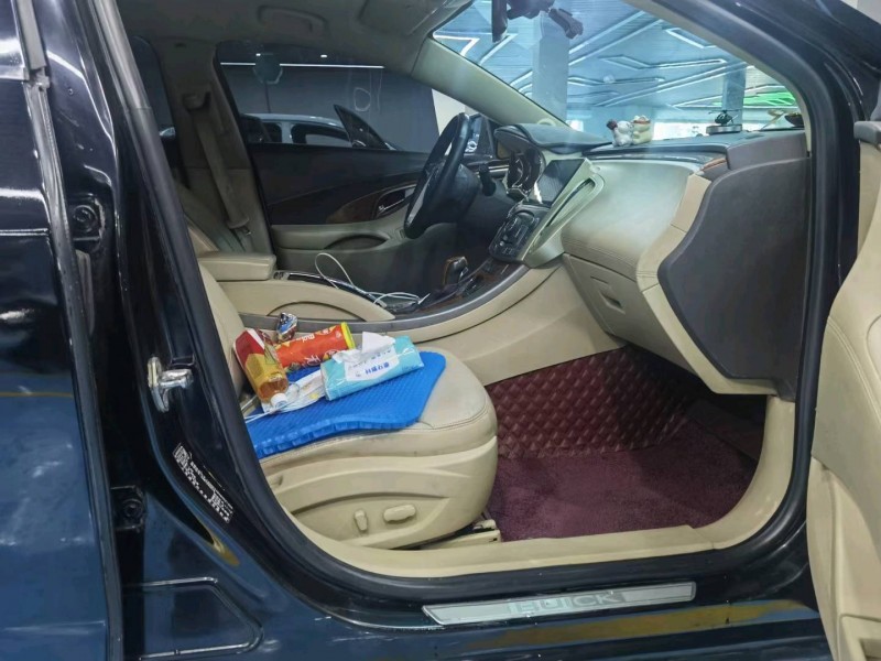 枣庄12年别克君越4