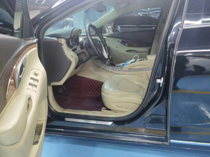 枣庄12年别克君越6