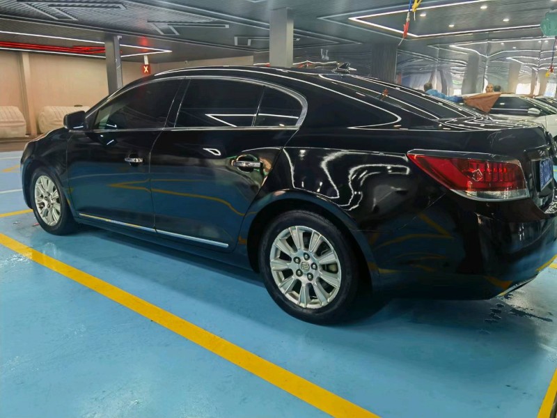 枣庄12年别克君越8