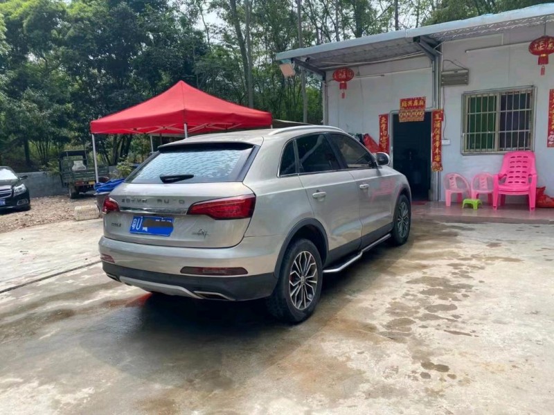 深圳18年众泰SR97
