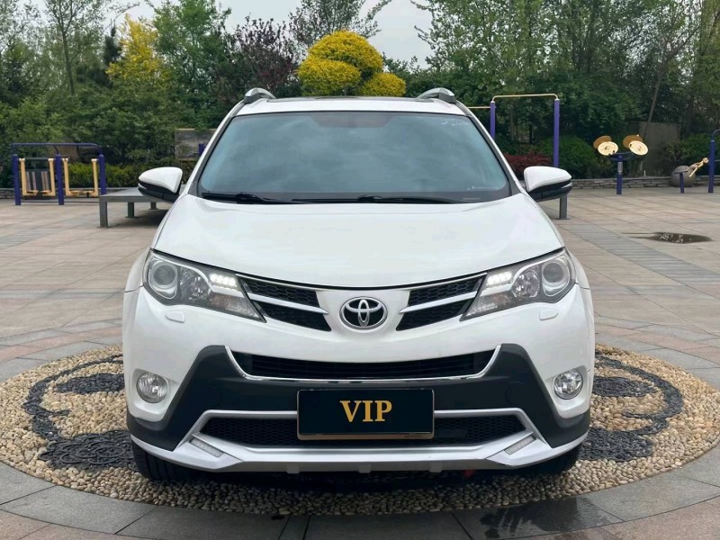青岛14年丰田RAV41