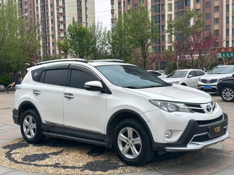 青岛14年丰田RAV43