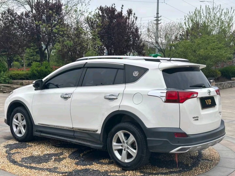 青岛14年丰田RAV44
