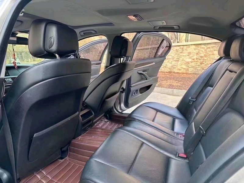 济南12年宝马5系4