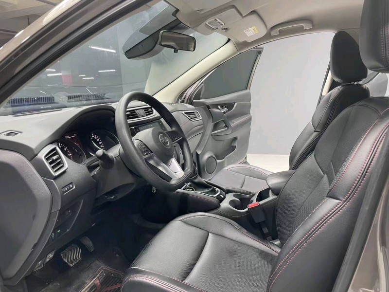 成都20年日产逍客5