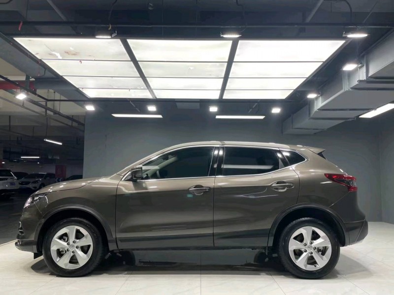 成都20年日产逍客8