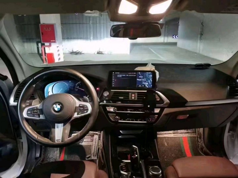 成都19年宝马X33