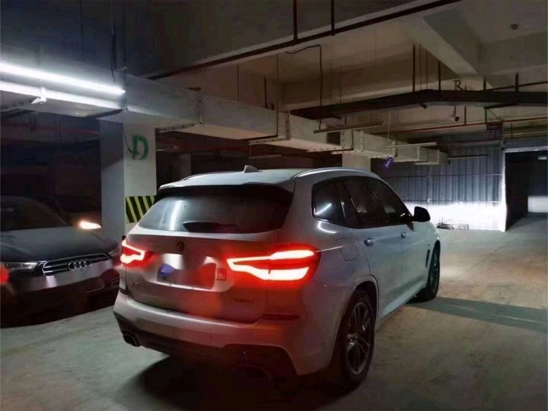 成都19年宝马X36