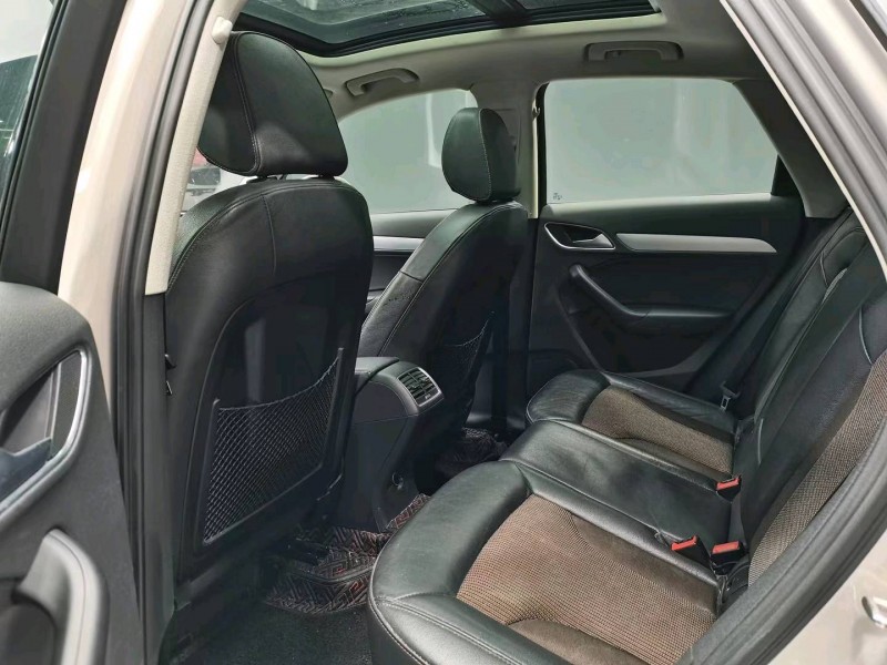 成都17年奥迪Q34