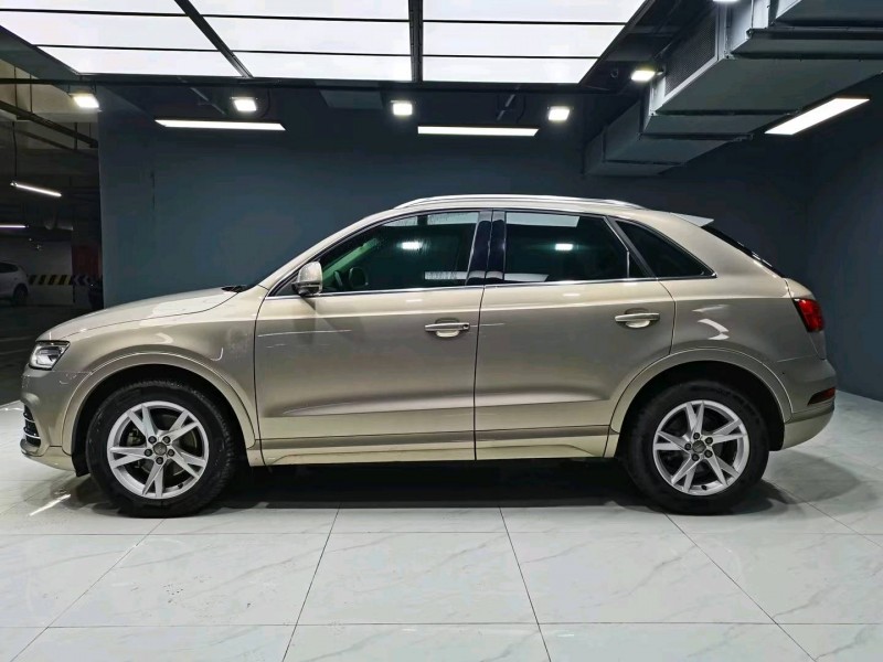 成都17年奥迪Q38