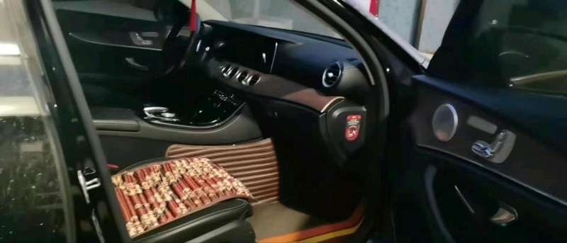 石家庄17年奔驰E8