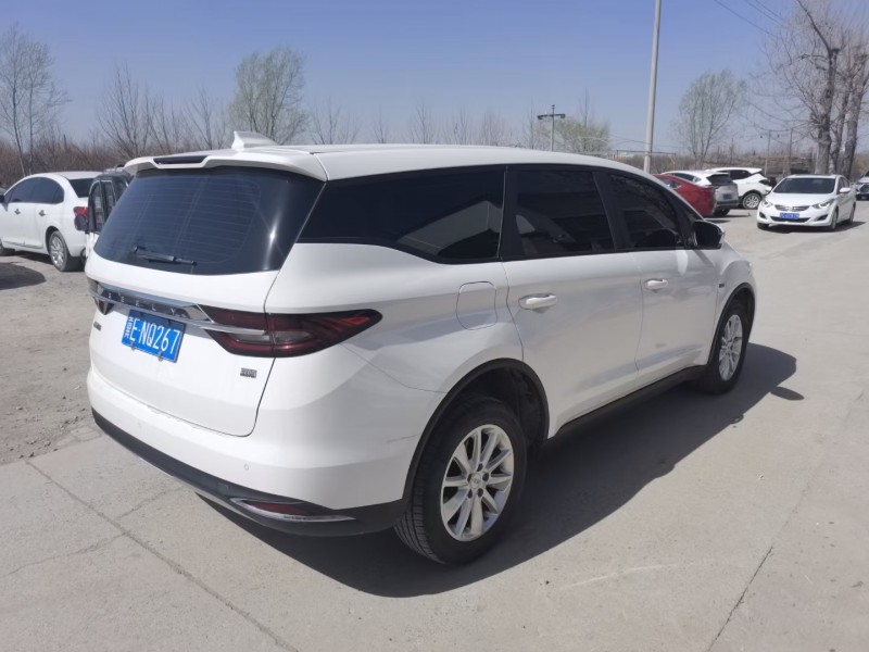 保定20年吉利嘉际5